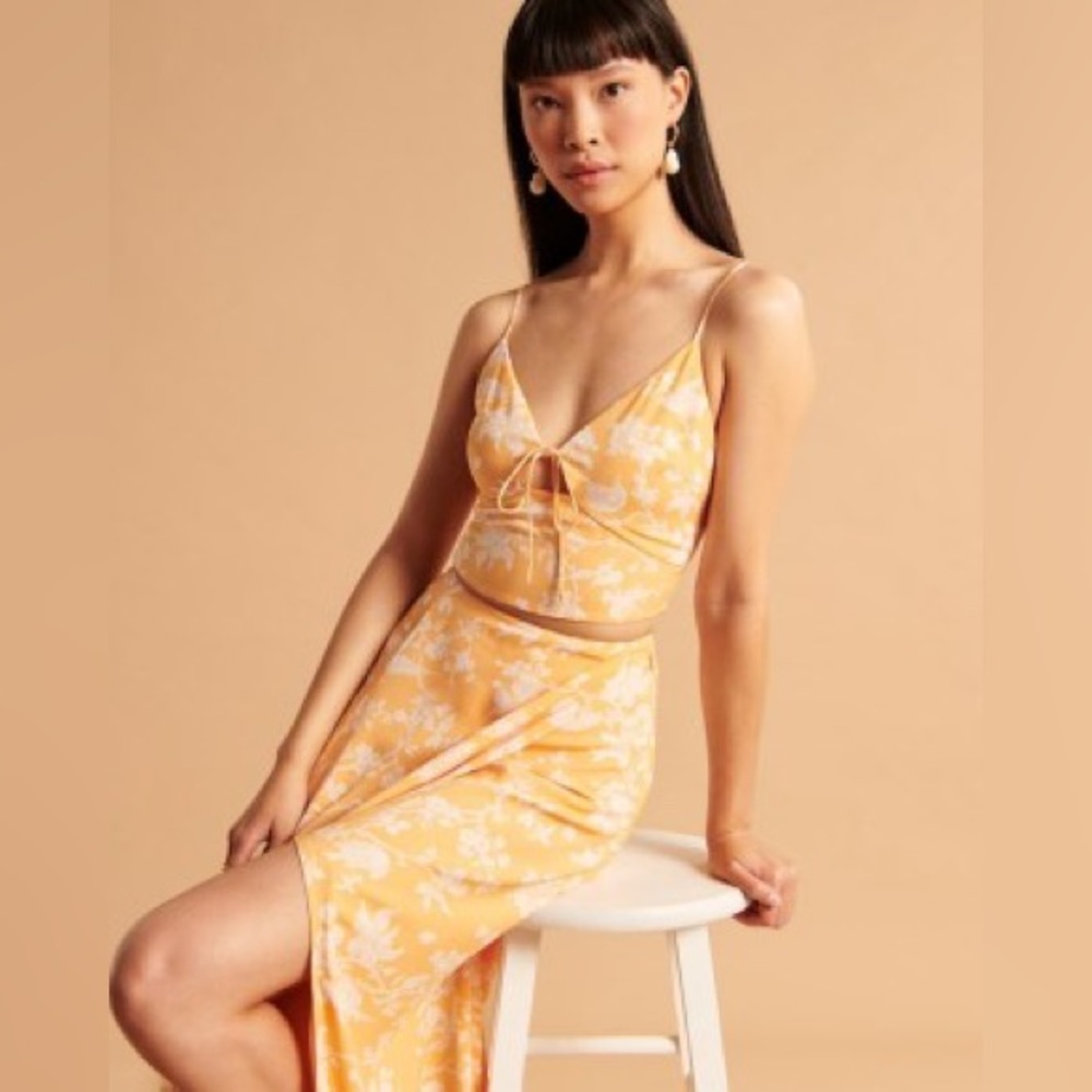 Abercrombie & Fitch Tie Front Keyhole Cami Orange Floral Size Small